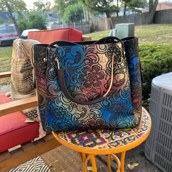 Treska Leather Colorful Purse - Picture 3 of 3